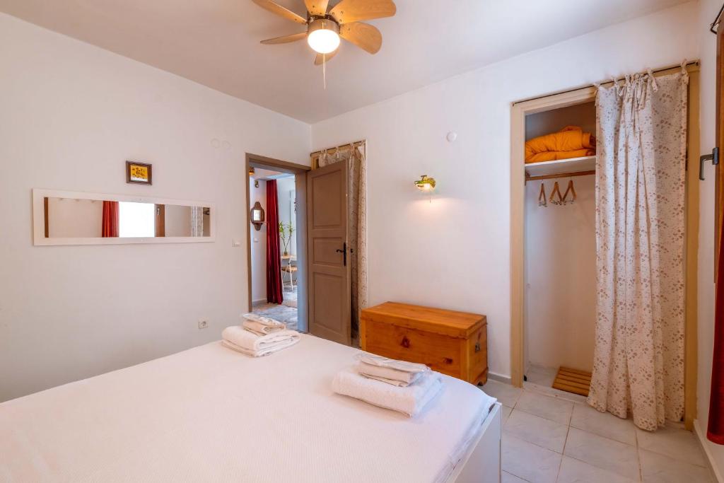 Postel nebo postele na pokoji v ubytování Barış Apartment with Seaview