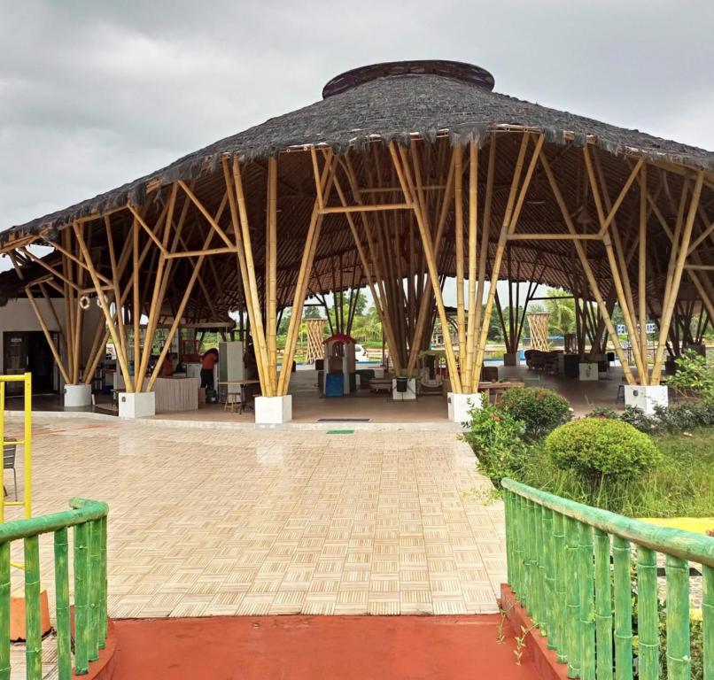 Urbanview Hotel Belitung Lodge Resto & Club House by RedDoorz - Salle Jumelle économique