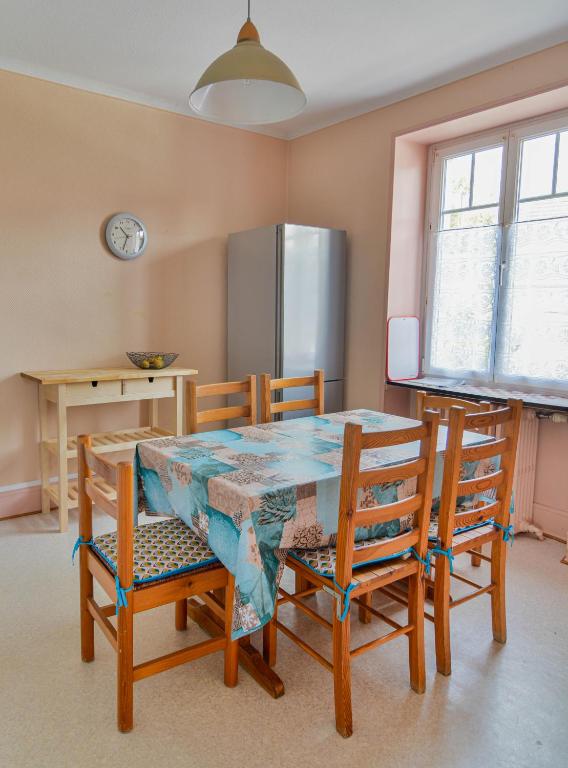 Kuchyň nebo kuchyňský kout v ubytování Gîte Le Noisetier
