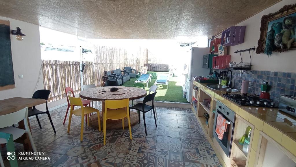 Kuchyň nebo kuchyňský kout v ubytování Casa Mamre
