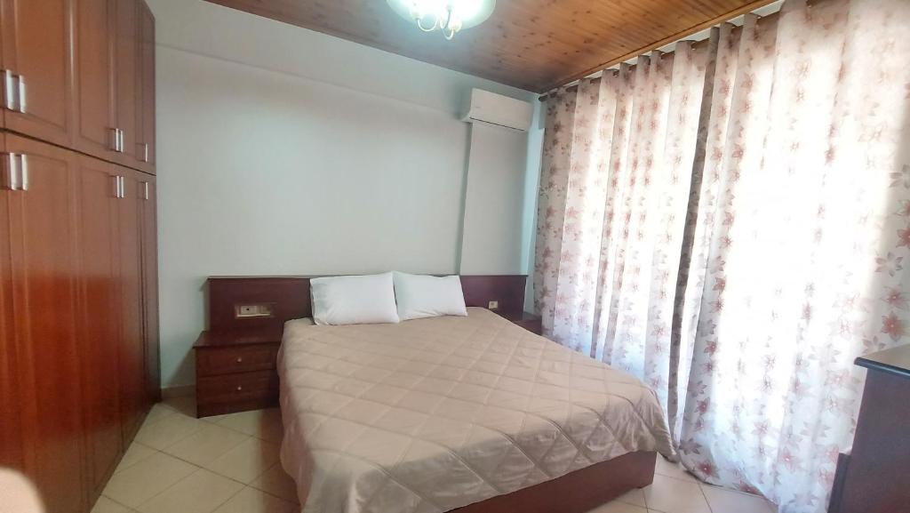 Sea View Apartment Saranda - Image 2