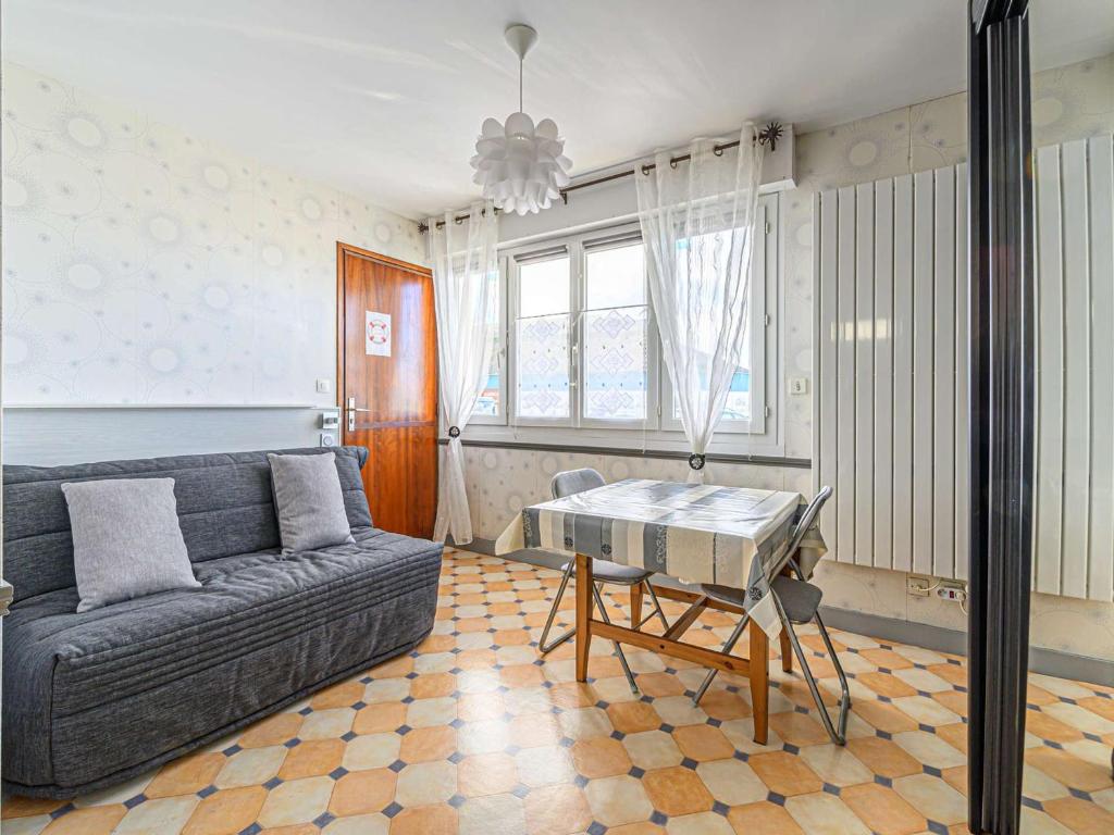 Zdjęcie z galerii obiektu Studio Charmant avec Vue sur Port - Proche Commerces et Plages, Étel, Morbihan - FR-1-479-127 w mieście Étel