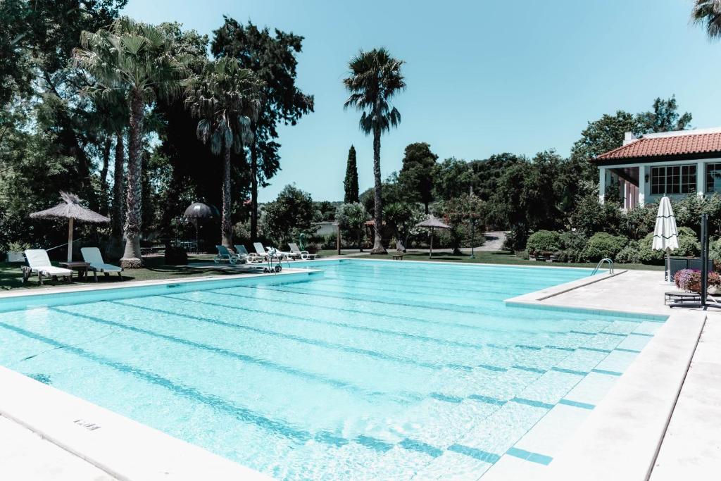 Piscine de l'établissement Quinta do Cerrado Setubal ou située à proximité