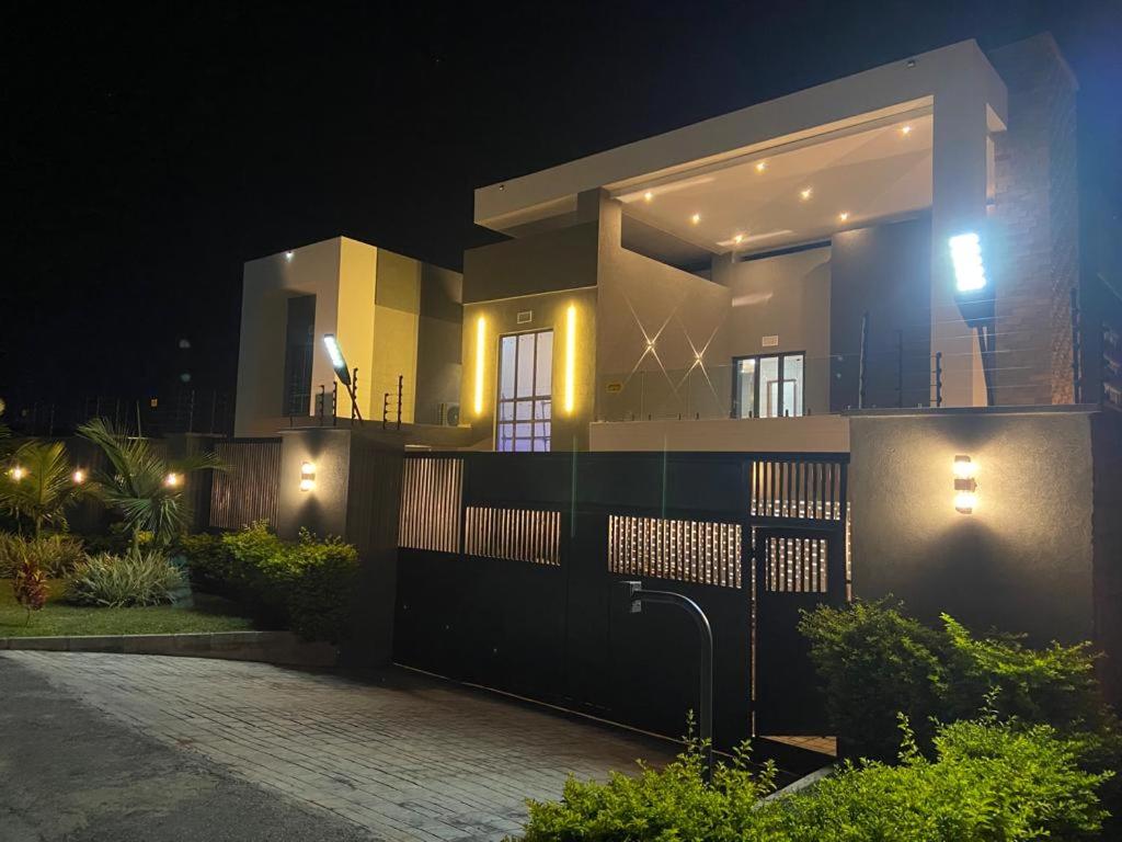 Homestay 212 Acacia Drive, Roma Park, Lusaka, Zambia, Zambia - Booking.com