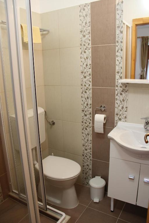 Koupelna v ubytování Groppenstein Apartmanház