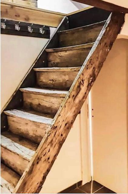 Palanda nebo palandy na pokoji v ubytování Gîte la mosane
