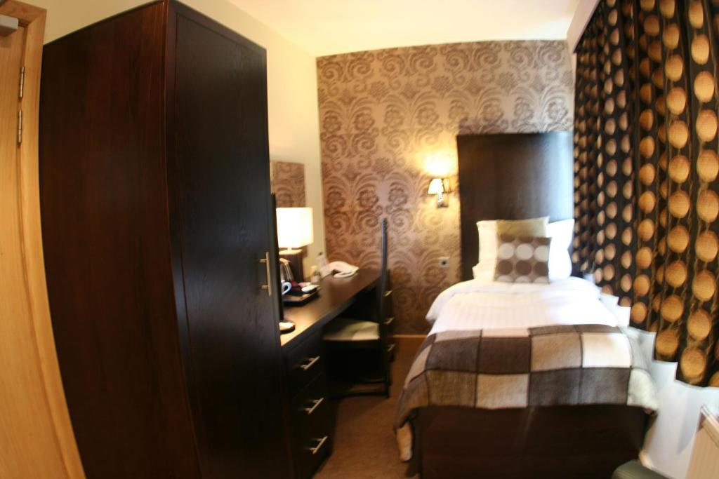 Inn On The Prom At The Fernlea Hotel - 