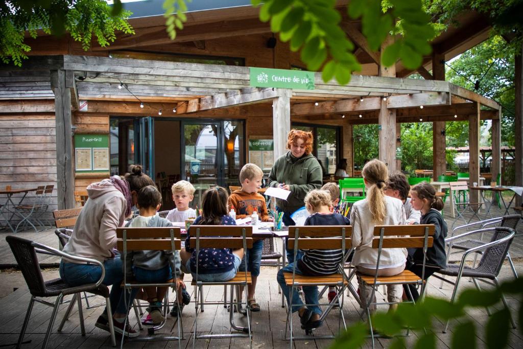 Hosté ubytování Huttopia Les Châteaux