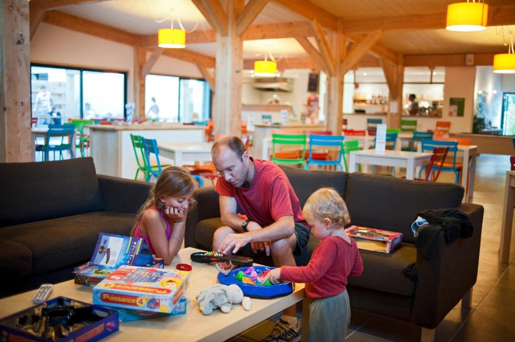 Hosté ubytování Huttopia Les Châteaux