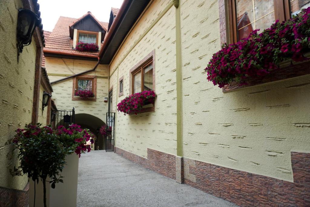 Budova, kde se hotel nachází