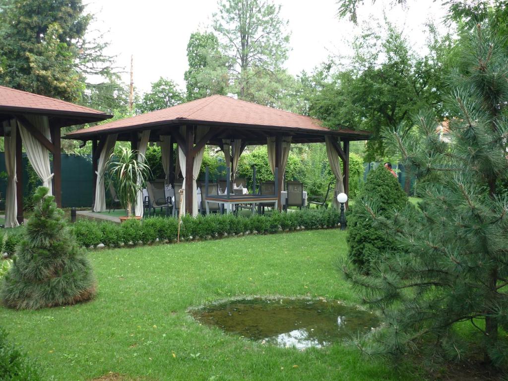 Zahrada ubytování Hotel Baneasa Parc