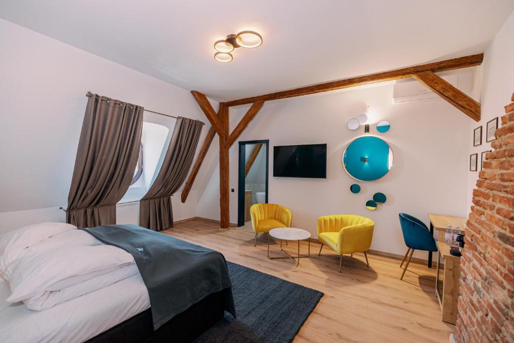 Haller Boutique - Resim 21