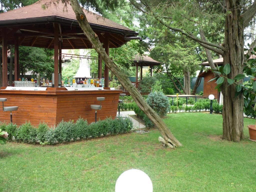 Zahrada ubytování Hotel Baneasa Parc