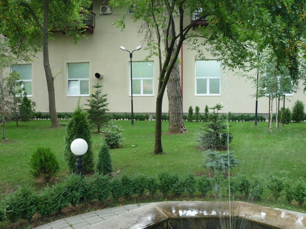 Zahrada ubytování Hotel Baneasa Parc