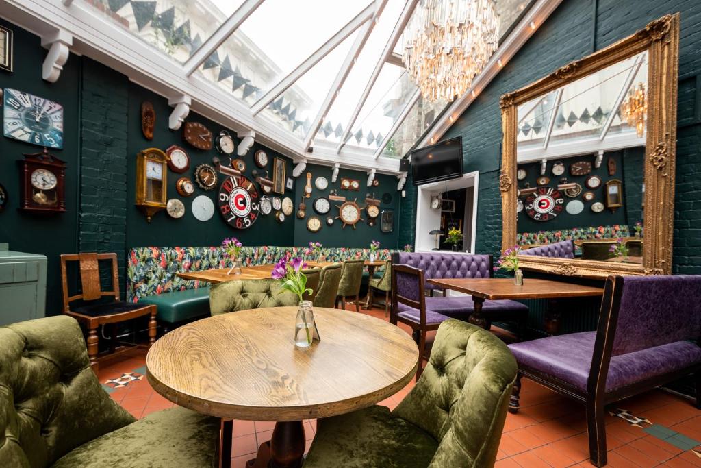 The Mitre by Innkeeper's Collection - Resim 18