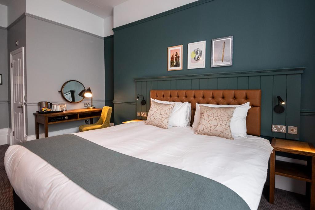 The Mitre by Innkeeper's Collection - Family Suite (2 Adults + 2 Children)