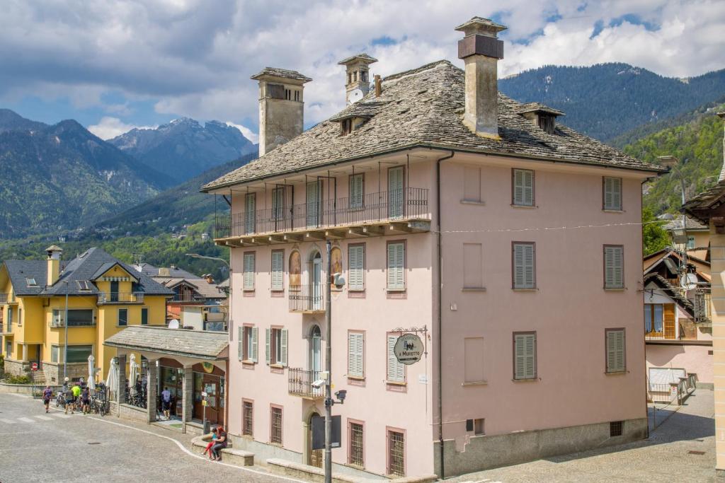 Nespecifikovaný výhled na hory nebo výhled na hory při pohledu z aparthotelu