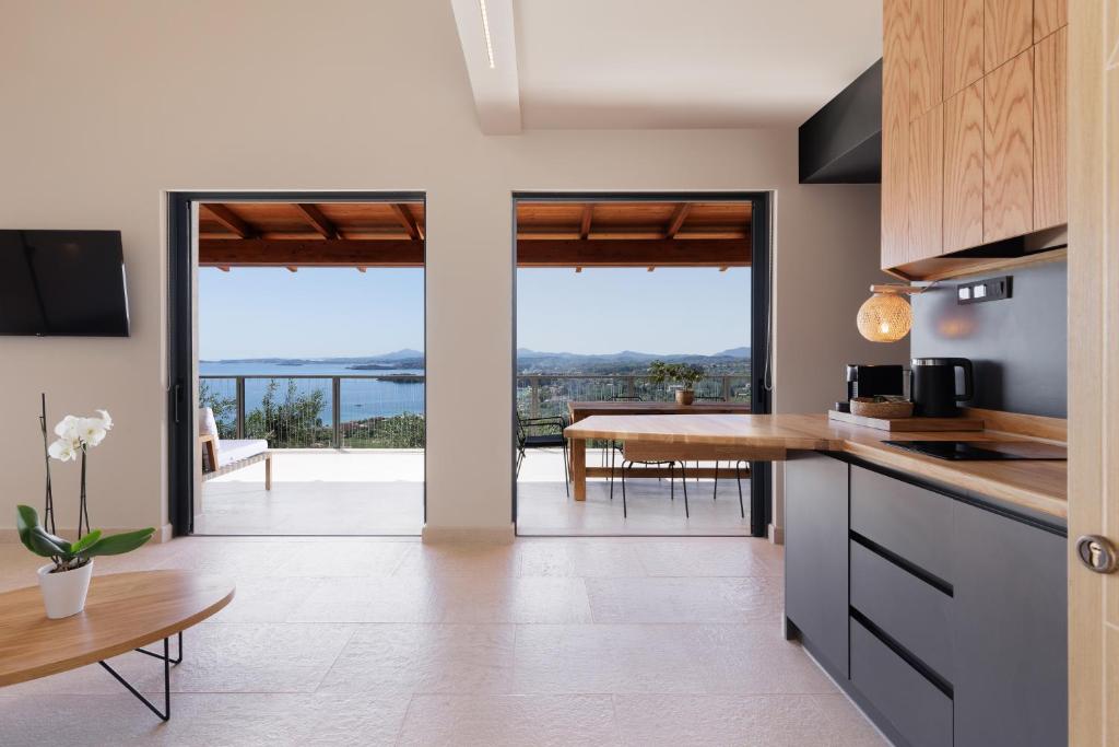 Kuchyň nebo kuchyňský kout v ubytování Greenstone Villas