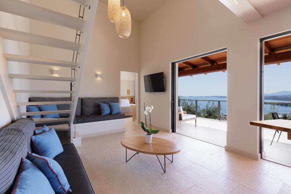 TV a/nebo společenská místnost v ubytování Greenstone Villas