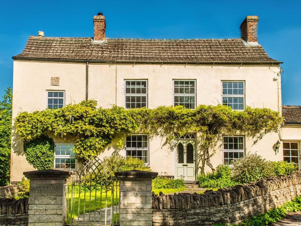 Tyndale House – Photos 1