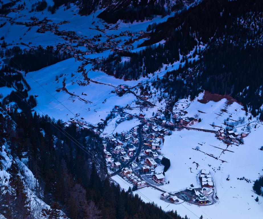 Hotel Miramonti Corvara v zimě