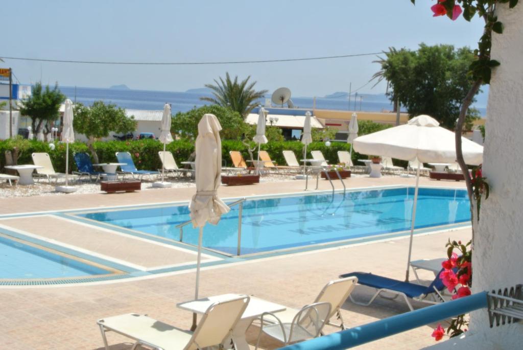 Bazén v ubytování Kokalakis Hotel nebo v jeho okolí