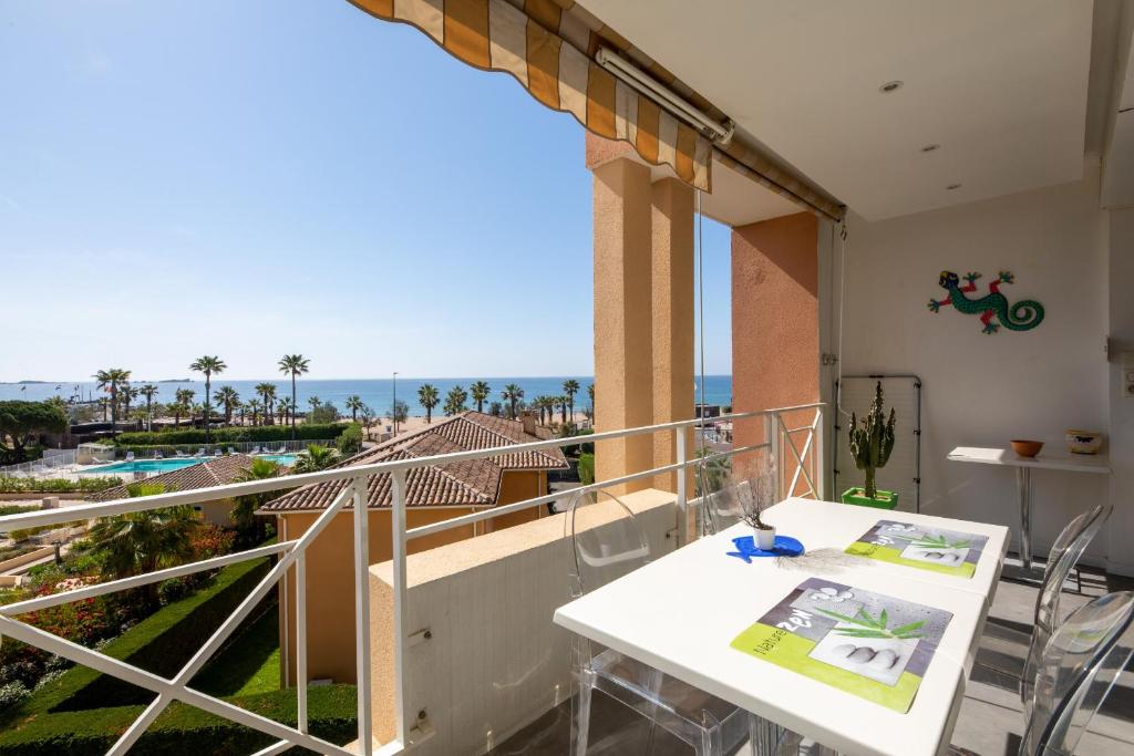 Μπαλκόνι ή βεράντα στο CAP HERMES Vue MER 3 Pieces 70m2 Climatise 4 Perso