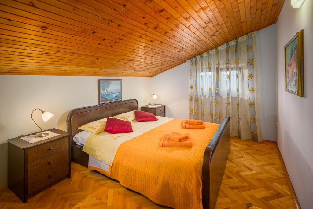 Łóżko lub łóżka w pokoju w obiekcie Bella Vista