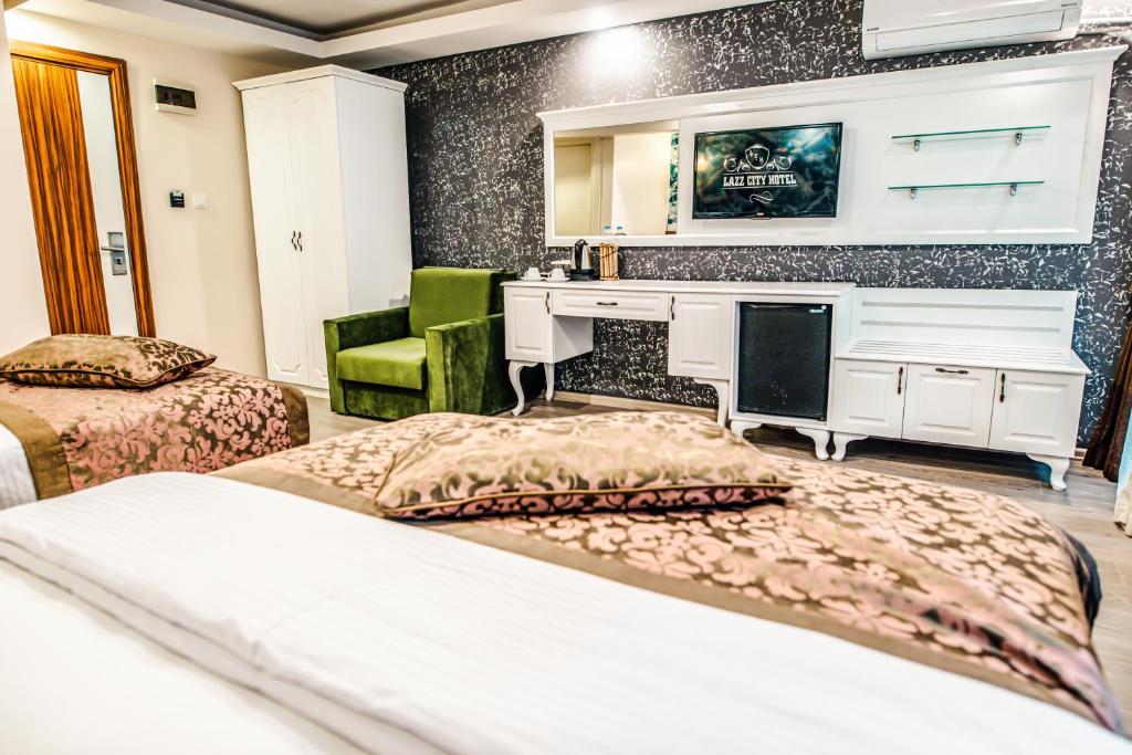 Μια τηλεόραση ή/και κέντρο ψυχαγωγίας στο Lazz City Hotel