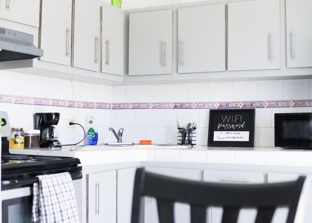 Kuchyň nebo kuchyňský kout v ubytování Marina House