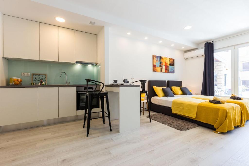 Kuchyňa alebo kuchynka v ubytovaní 2sis apartments