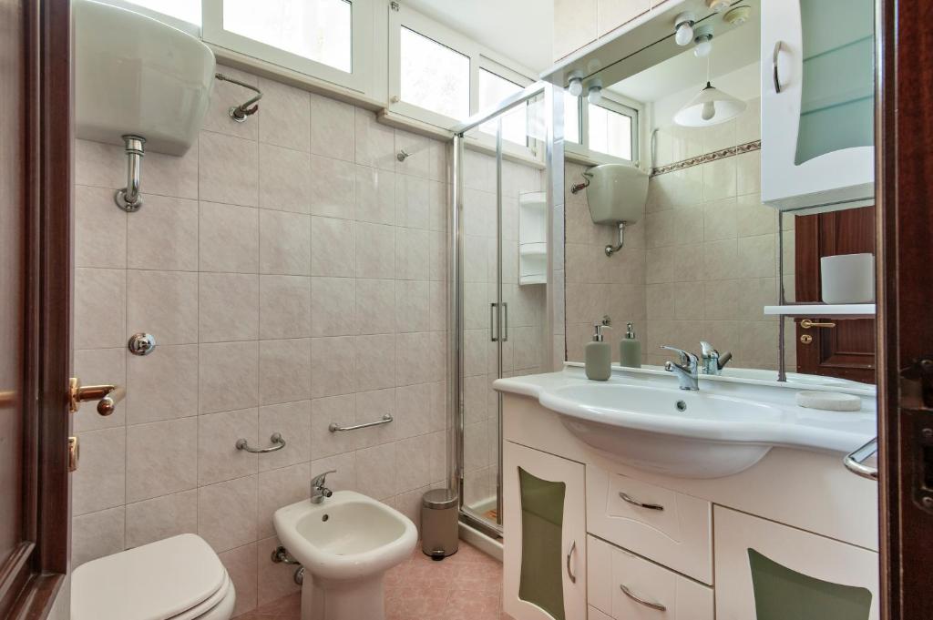 A bathroom at Dimora Corte Lubelli