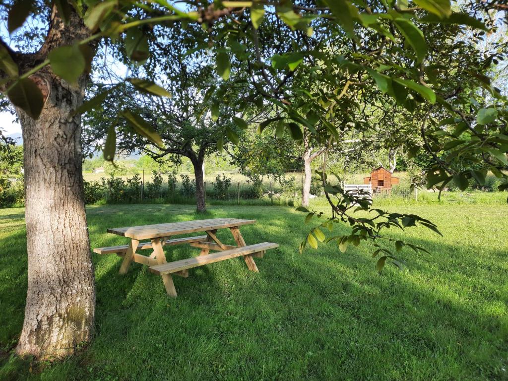 Zahrada ubytování Le Jardin de Moulis, Saint Girons, Ariège, Pyrénées,