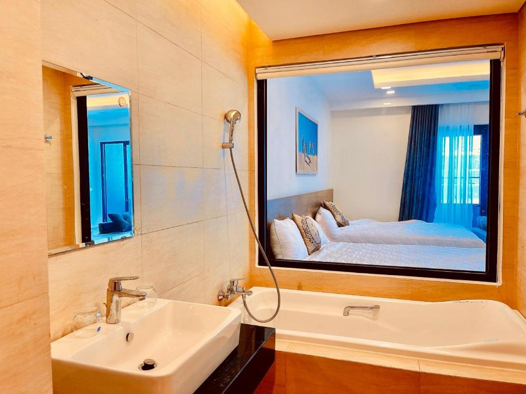 FLC sea tower một phòng ngủ 2 giường đôi lớn view biển 49m2 tiêu chuẩn 4 sao