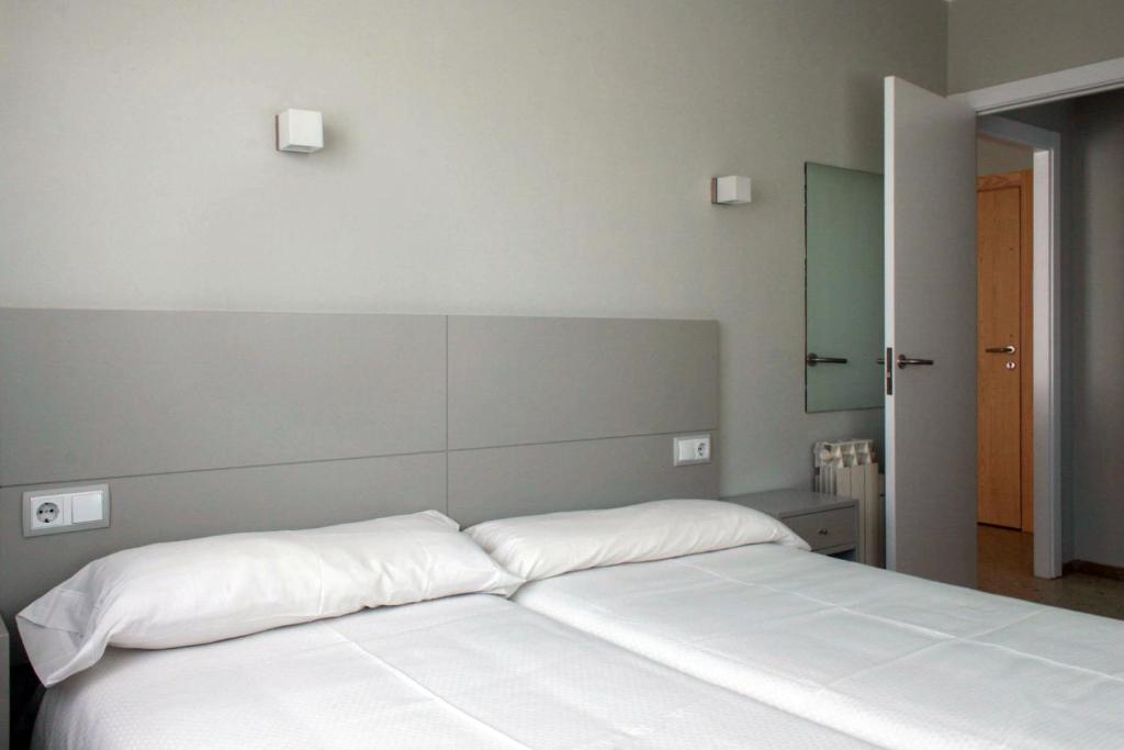 Apartamentos Angelito, Playa América – Updated 2023 Prices