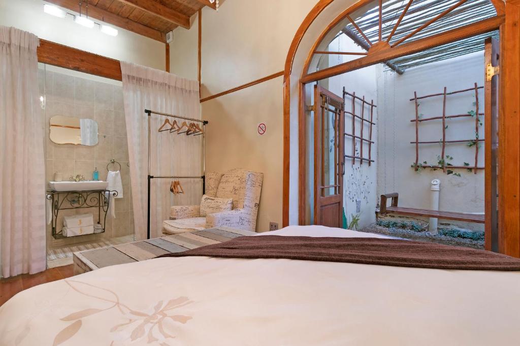 J's Audacious Living Montagu Self Catering - Habitación De La Reina