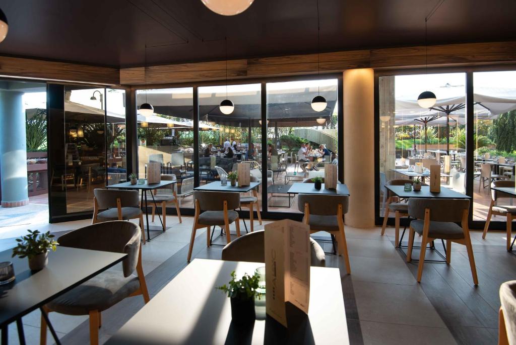 Een restaurant of ander eetgelegenheid bij Alevic Hotel Sirmione