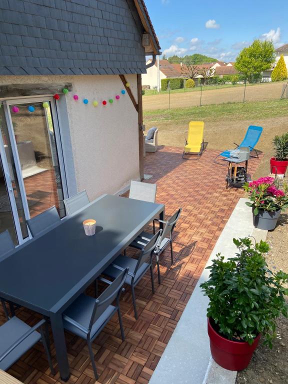 Patio nebo venkovní prostory v ubytování La Charmeraie : Le Logis