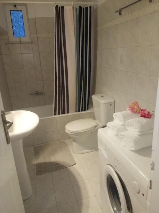A bathroom at Blue apartment