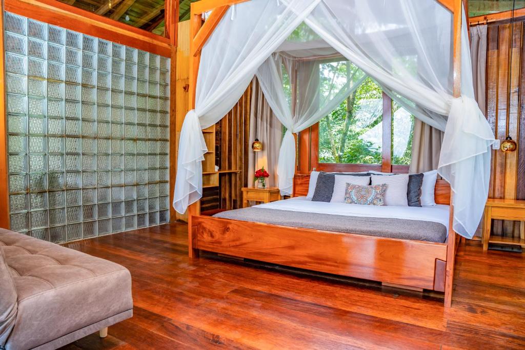 Heimatlos Amazon Lodge - مُرفق مع حار