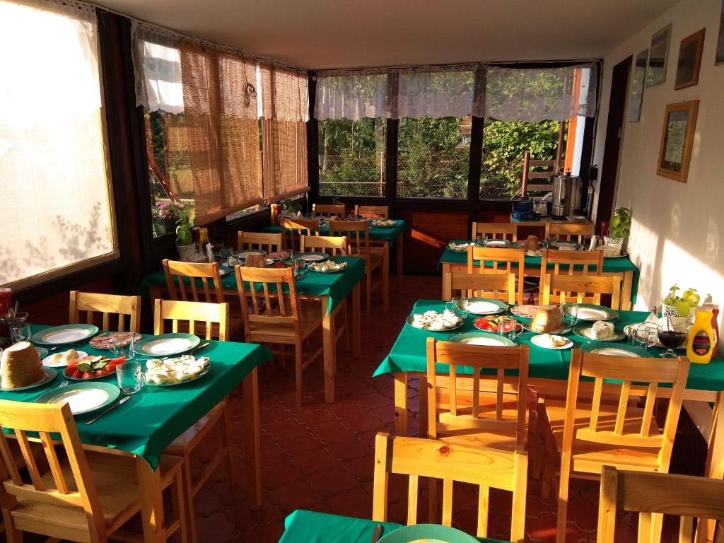 Reštaurácia alebo iné gastronomické zariadenie v ubytovaní Biebrza24 - Agroturystyka