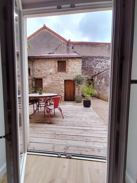 Patio nebo venkovní prostory v ubytování La Paulée à Pommard