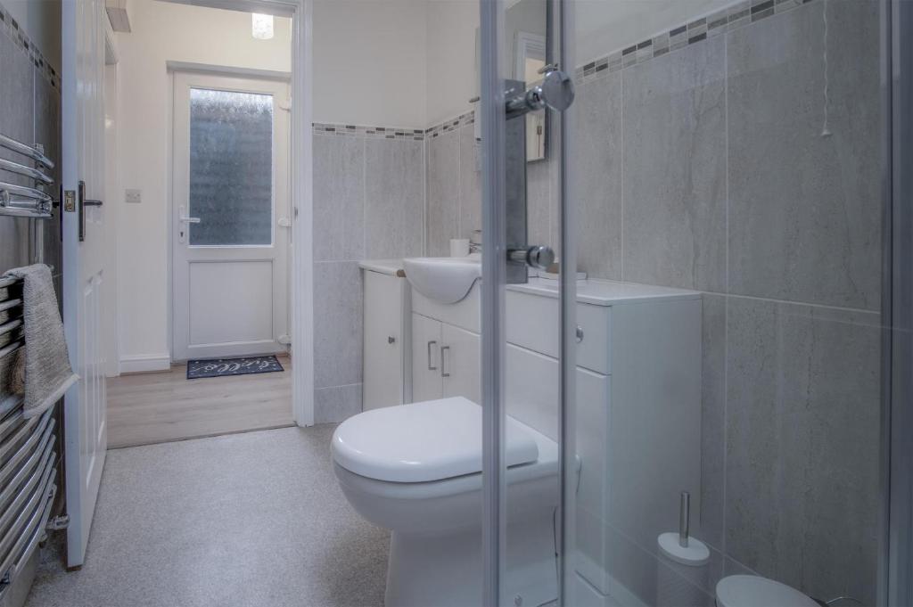 Koupelna v ubytování Shorelands - 1 Bedroom Apartment - Manorbier