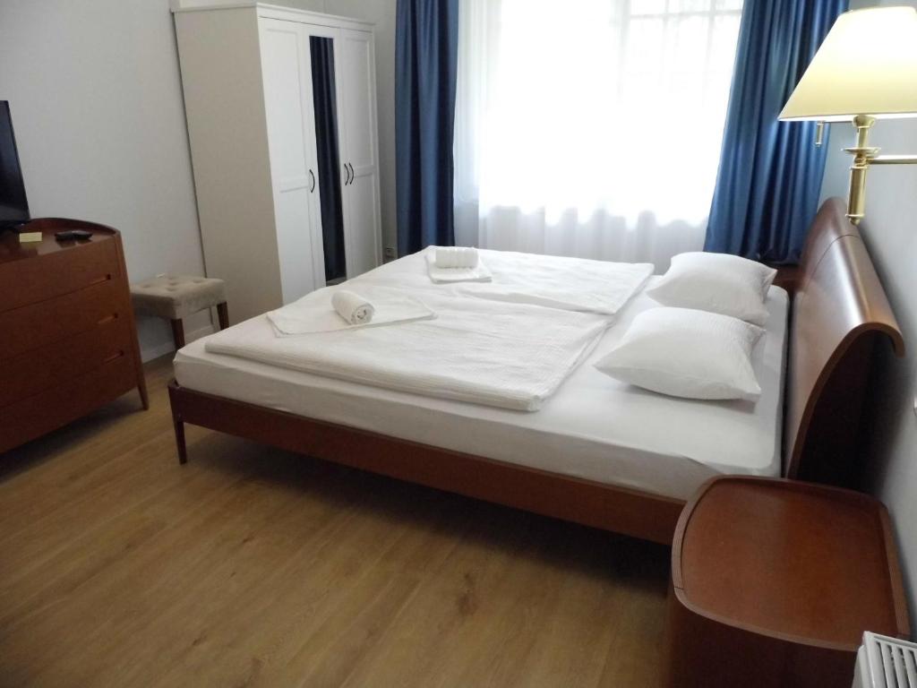 Booking.com: Millennium Villa , Keszthely, Magyarország - 126  Vendégértékelések . Foglaljon szállodában!