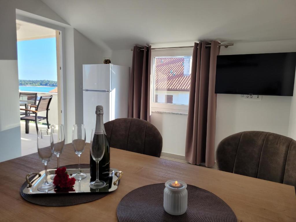 Μια τηλεόραση ή/και κέντρο ψυχαγωγίας στο Apartmani Tamarut