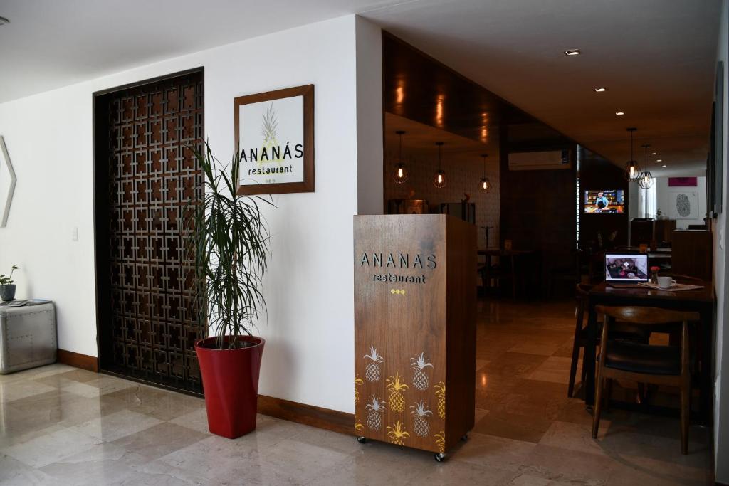 Kuchyň nebo kuchyňský kout v ubytování FCH Hotel Expo Adults only