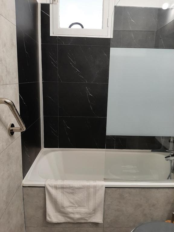 Zdjęcie z galerii obiektu Home-Sweet-Home Superbe appartement en hypercentre w La Rochelle