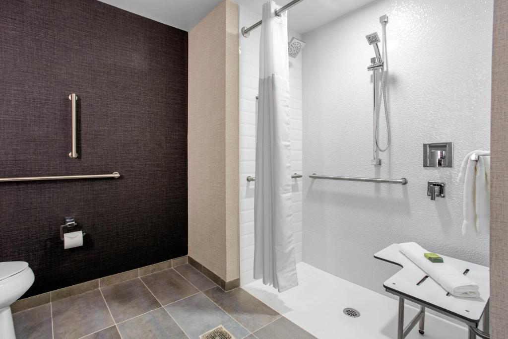 Cambria Hotel Downtown Asheville - 