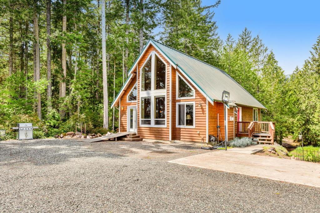 Captain's Cabin, Brinnon (updated prices 2024)