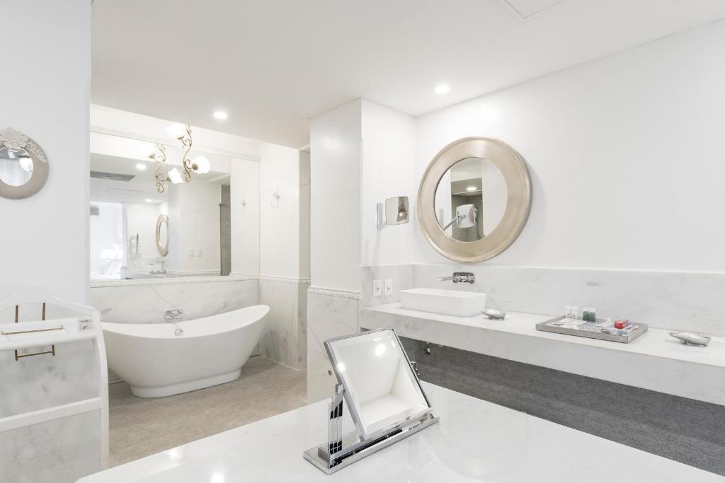 Koupelna v ubytování La Mision Hotel Boutique